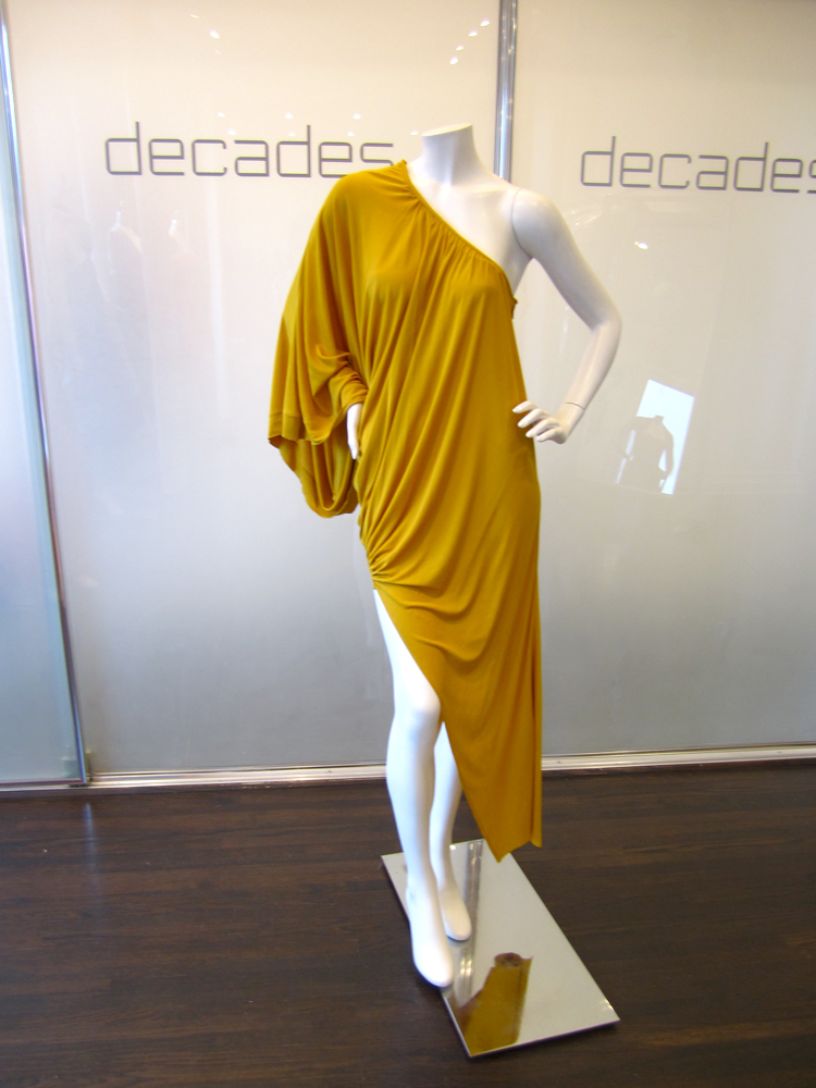 DECADES INC.: THE BUDDHA'S ROBE
