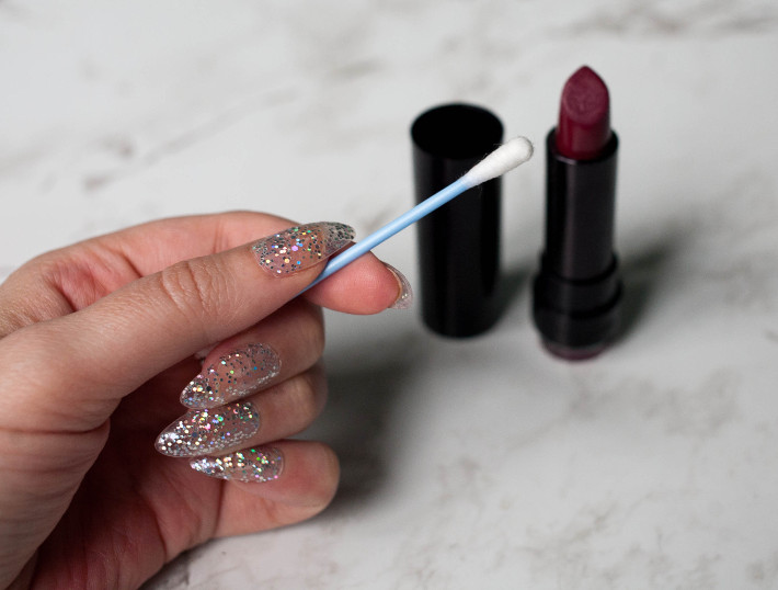 Beauty hack do your lips like Anastasia Steele THE STYLING DUTCHMAN.