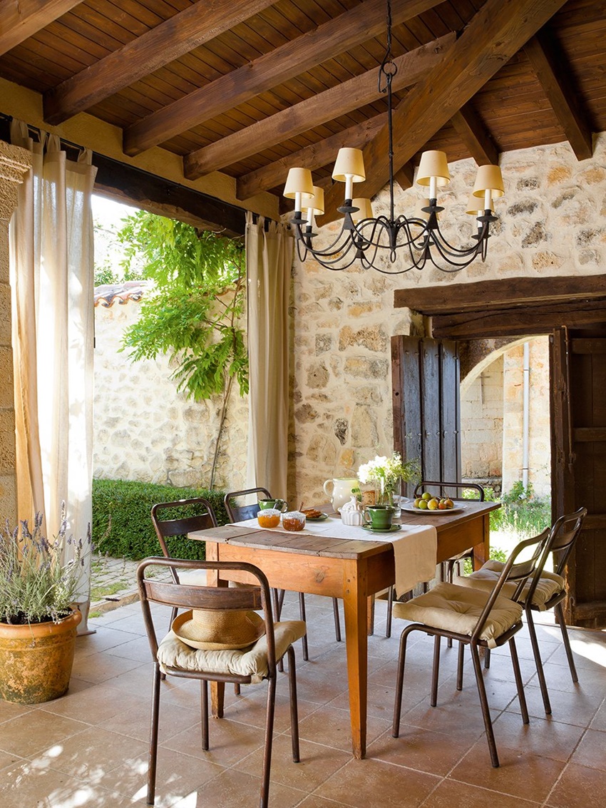 Pembe Yastık / Ev Dekorasyonu Blogu ve Dekorasyon Önerileri