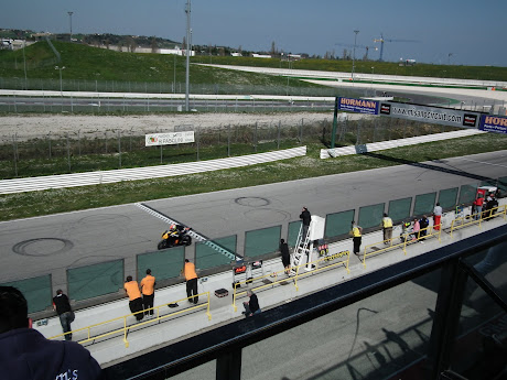 Danilo Lewis rasga sua primeira e gloriosa volta em Misano!!