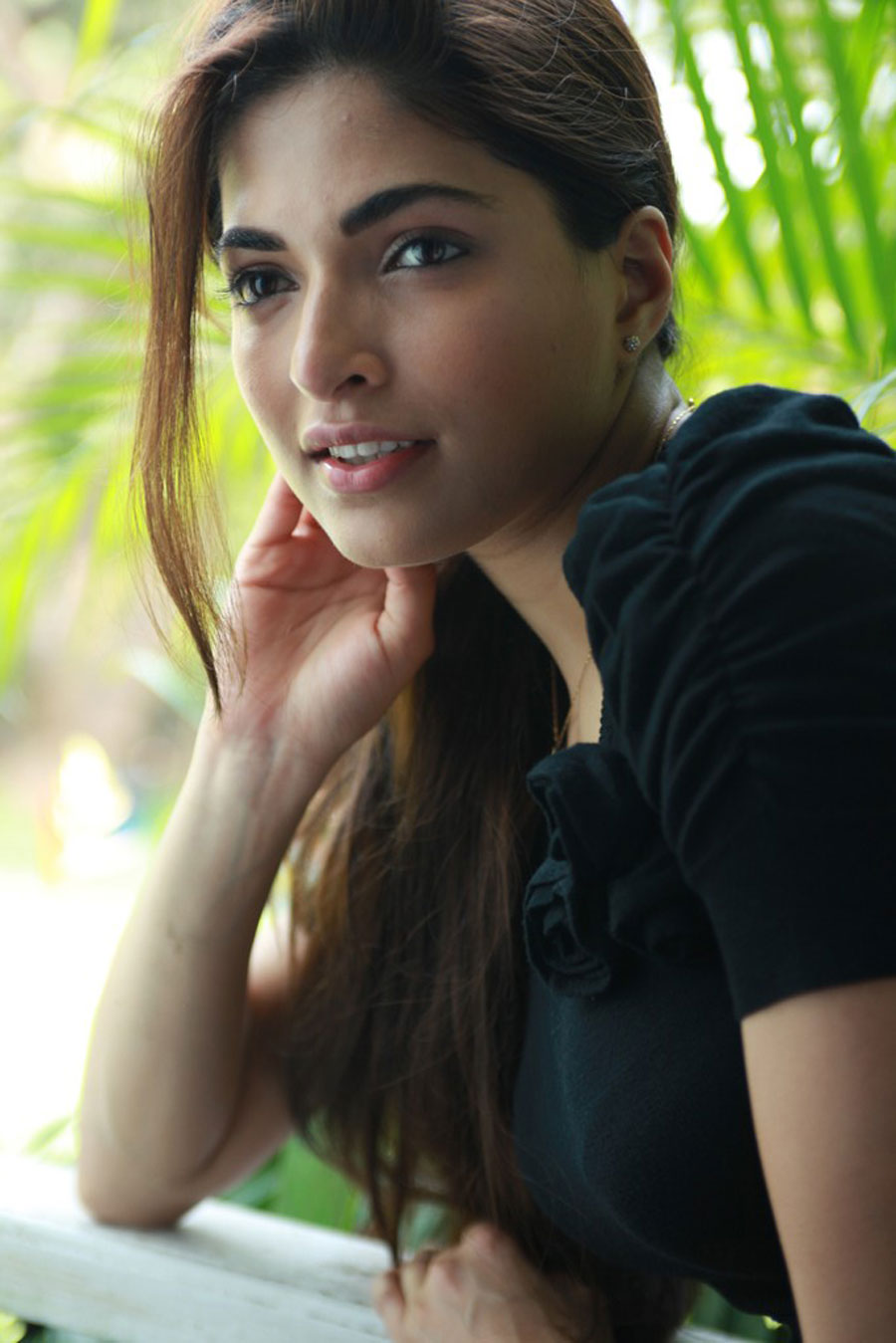 Tollywood Actress Photos Parvathy Omanakuttan Hot Photos