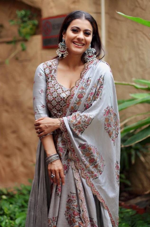 Beautiful Indian Actress Kajol Latest Photos Smiling Face Image Gallery