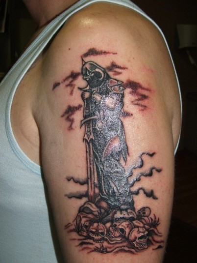 Imagenes de tattoos con calaveras en cadera, surrealista