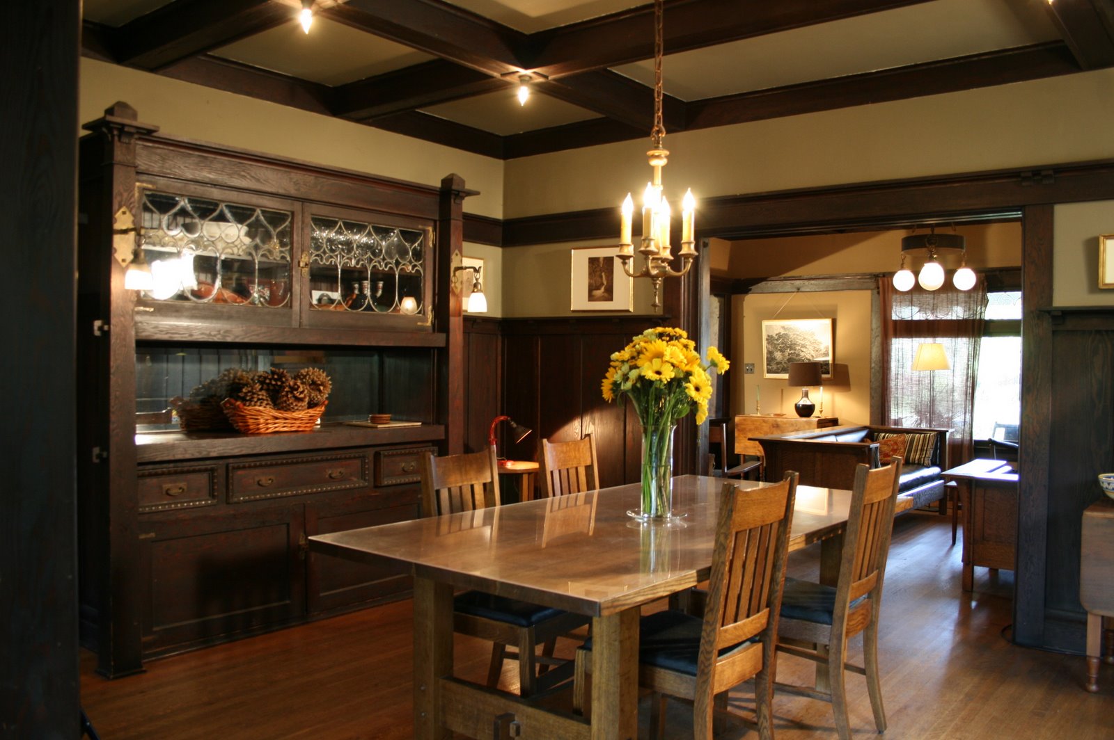 Home Priority: Astonishing Craftsman Style Interior Design Ideas for