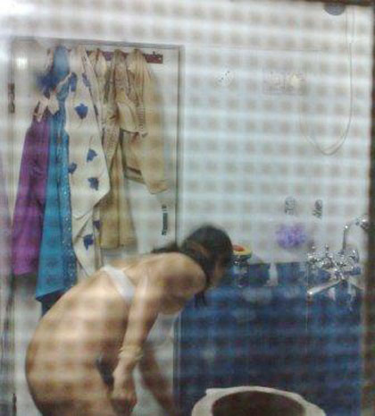 Desi House Wife Naked Bath Photo pic