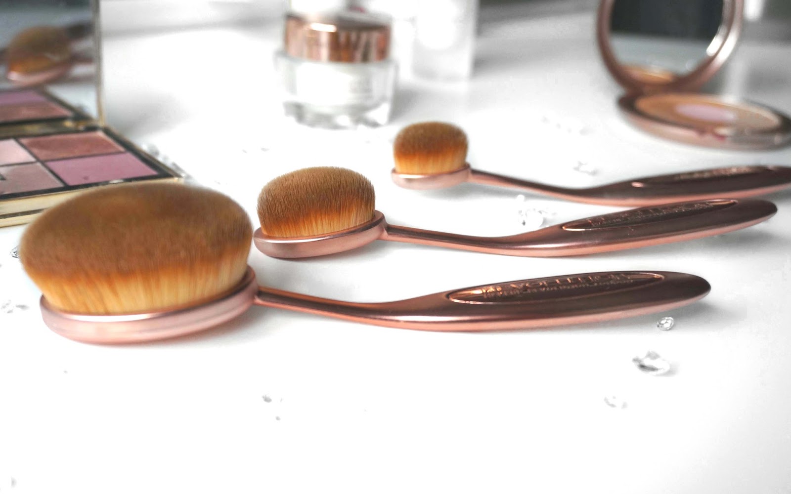 Makeup revolution oval brush set