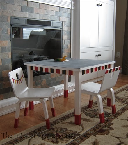 children's chalkboard table and chairs