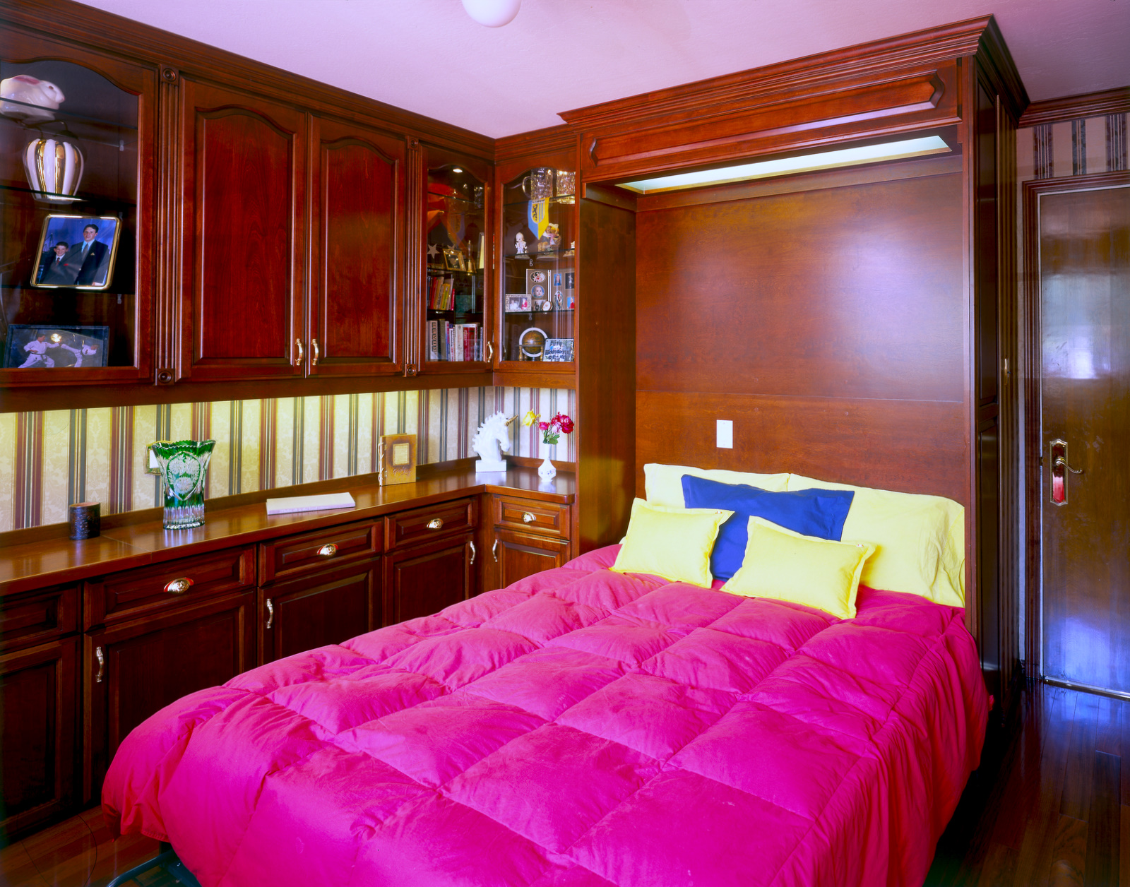 Malka In The Closet GUEST BEDROOM SPACE SAVER