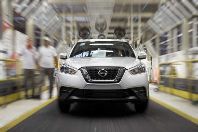 Nissan March se transforma em carro de corrida no Canadá e terá