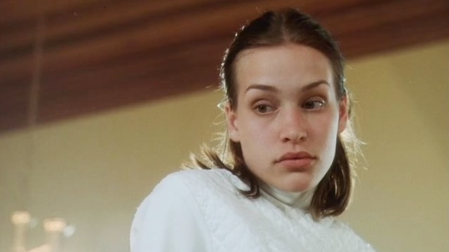 Piper Perabo Movies And Tv Shows Movie and TV Cast Screencaps: Piper Perabo as Pauline (Paulie) Oster in