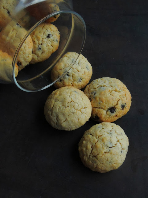 Eggless Oats & Chocolate Chips Cookies