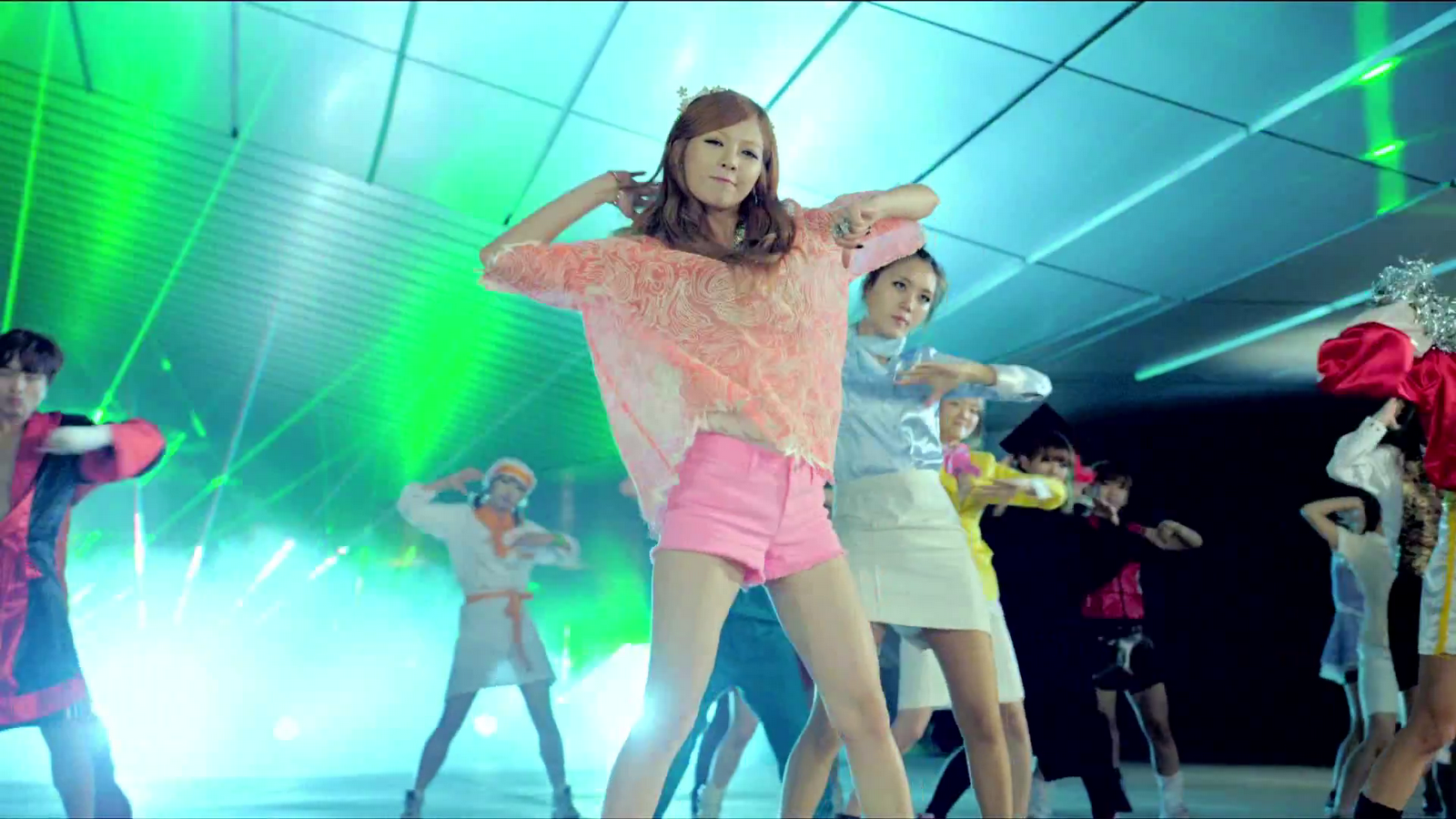 Mon banquier doit me detester: Dress like : Hyuna [Gangnam ...