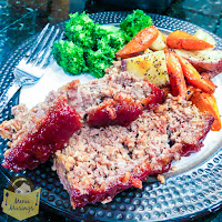 Easy Family Favorite Meatloaf_menumusings.com Easy Family Favorite Meatloaf_menumusings.com