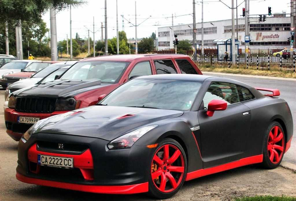 Nissan GTR белая с пленкой