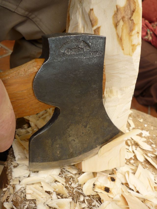 Jon Mac.Spoon Carving First Steps Spoon carving with a new Axe...