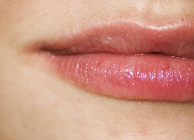 gambar Miliki bibir merah alami hanya dengan bahan alami dirumah