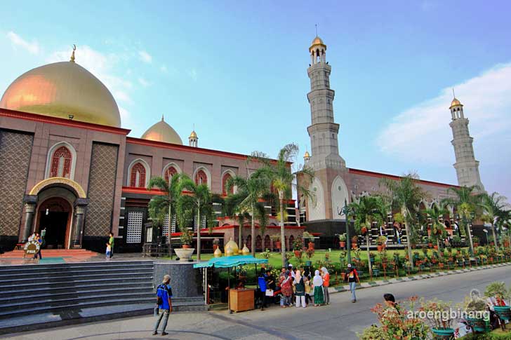 masjid kubah emas depok