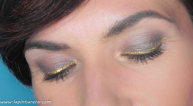 Look topo, rojo y oro con la paleta Air de Makeup Revolution 07 ojos 04