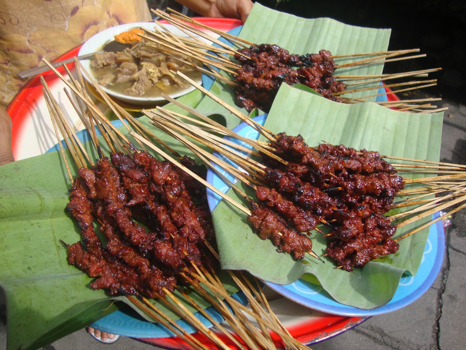 Hidangan lezat sate Rembiga Lombok