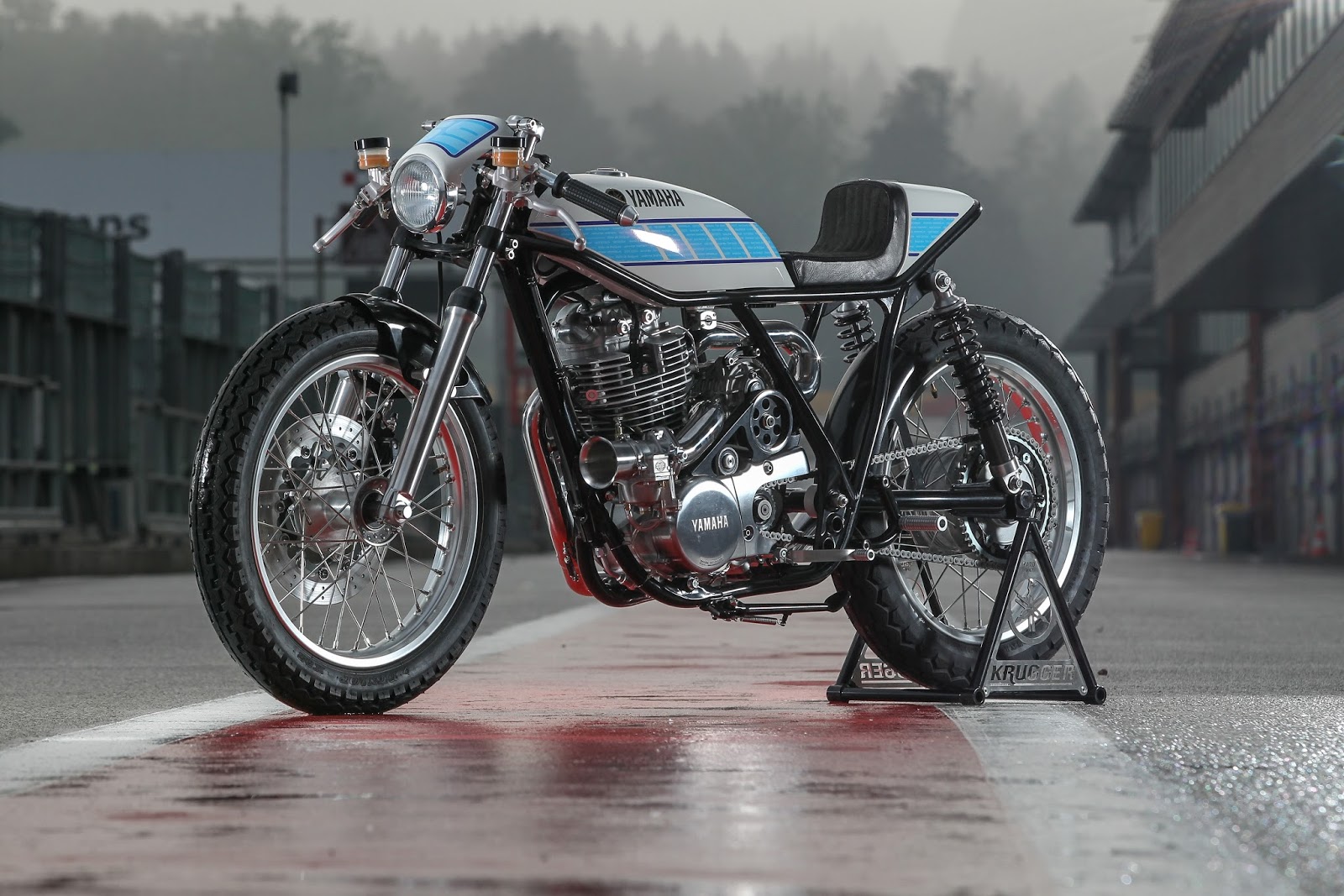 Racing Cafè: Yamaha SR 400 by Krugger Motorcycle