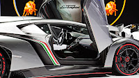Lamborghini Veneno doors