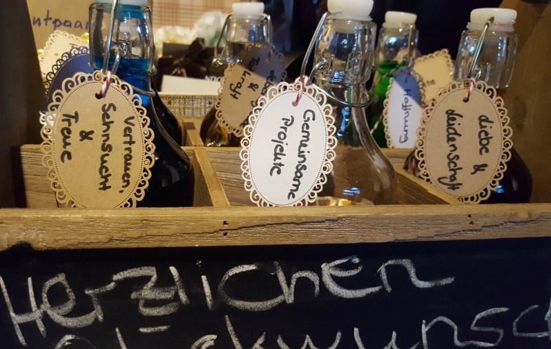 Man muss die Feste feiern, wie sie fallen Farbspielerei Man muss die Feste feiern, wie sie fallen Farbspielerei