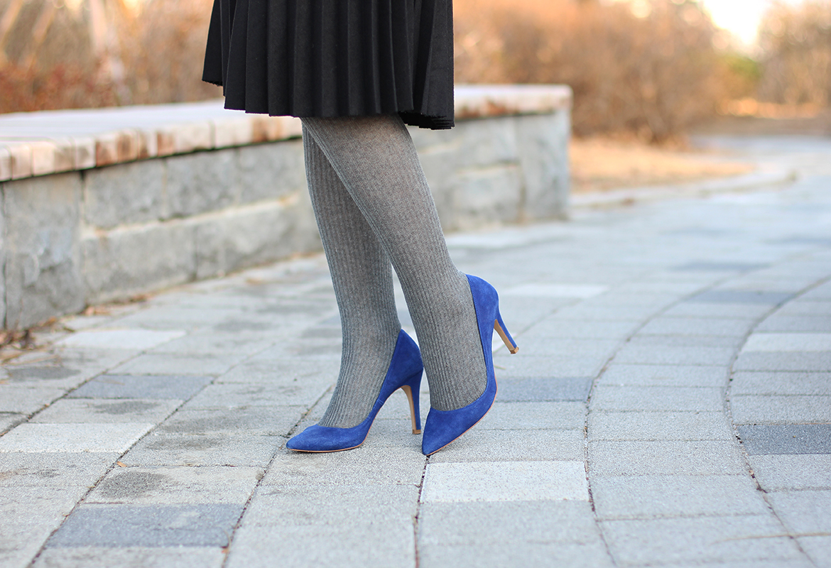 Winter harmony, pleated skirt, cobalt blue pumps, юбка миди, чайна юбка, шерстяная плиссированная юбка, корей, фешн блоггер, замшевые туфли, туфли цвета кобальт, классические туфли