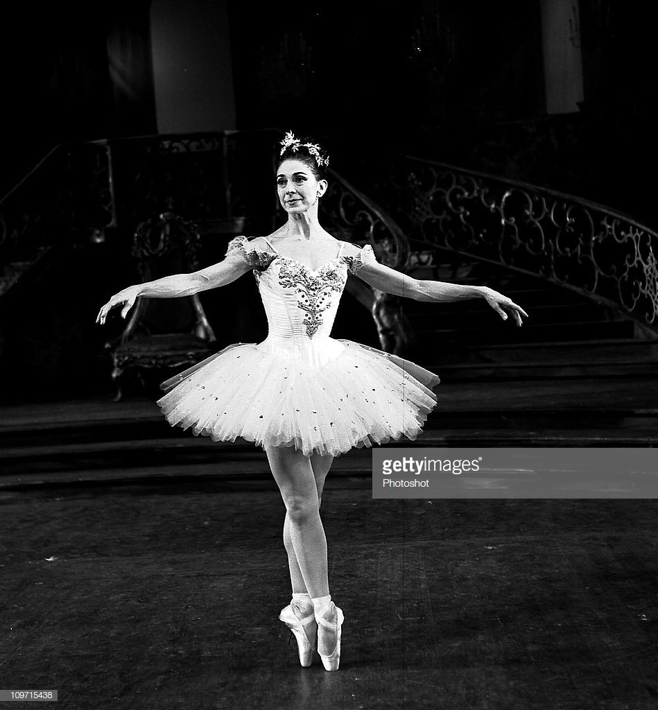 Балерина фонтейн 5 букв. Марго Фонтейн. Марго Фонтейн Британская артистка балета. Марго Фонтейн фото. Балерина Марго Фонтейн биография.