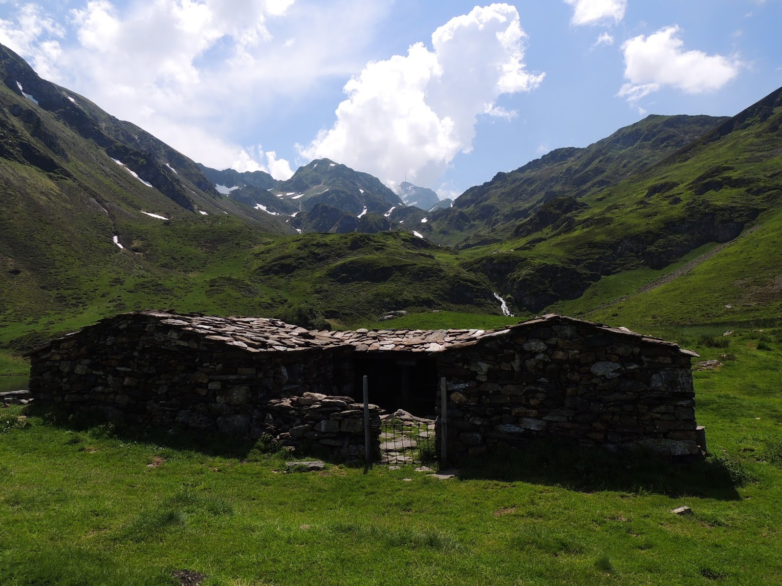 Les Pyrénées Photos, randonnées, paysages et rencontres Le Lac d