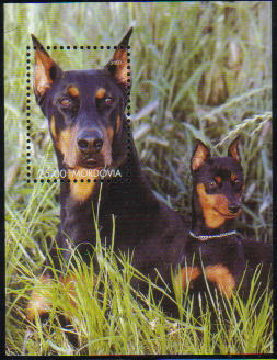 2001年モルドバ共和国 ドーベルマン親子の切手シート