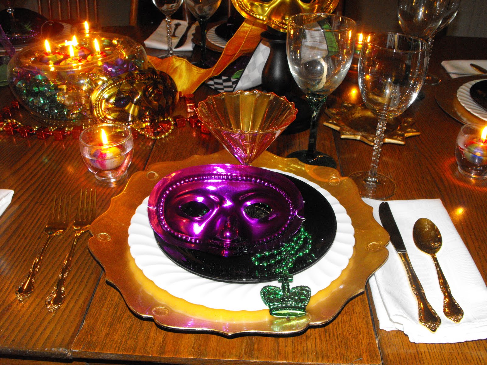 mardi gras tablescape
