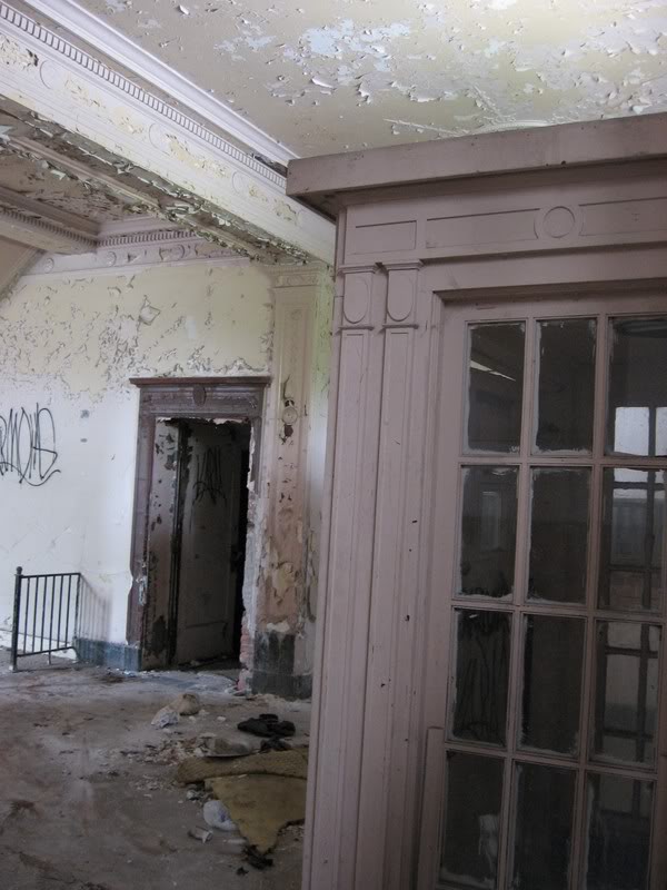 nailhed Garfield Manor