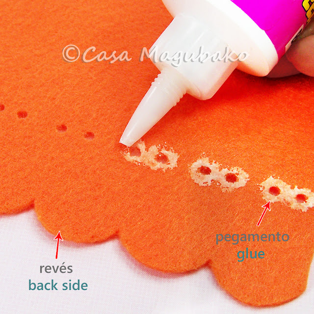 Cupcake Treat Bag Tutorial - Reinforcing Holes by casamagubako.com