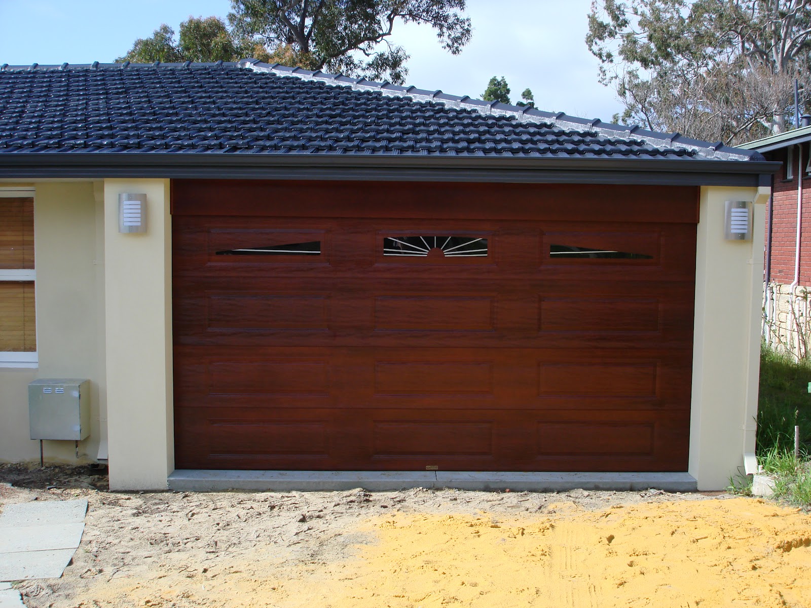 Jarrah Jungle The Garage Doors Are The Icing On The Cake