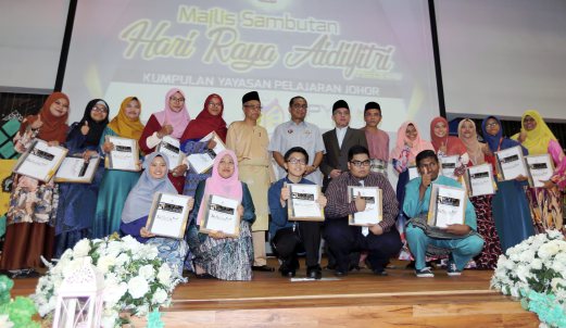 15 Pelajar Kolej Ypj Terima Biasiswa Mb Johor Pertubuhan Mahasiswa Johor
