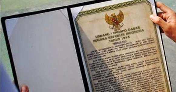 Isi Teks Pembukaan Undang Undang Dasar Uud 1945 Upacara Bendera Muda Mudi Condrowangsan