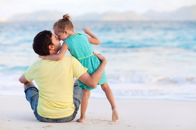 10 Hal yang Membuat Ayah Menjadi Sosok Super Penting Bagi Anak Gadisnya 10 Hal yang Membuat Ayah Menjadi Sosok Super Penting Bagi Anak Gadisnya