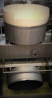 fromage morbier, morbier aop, ligne noire morbier, cendre morbier, fabrication morbier, recette morbier, recette fromage, blog fromage, blog fromage maison, faire son fromage, faire du fromage, lait cru, la laiterie de paris, tour de france fromage, tour du monde fromage, pierre coulon, fromagerie urbaine, fromagerie paris