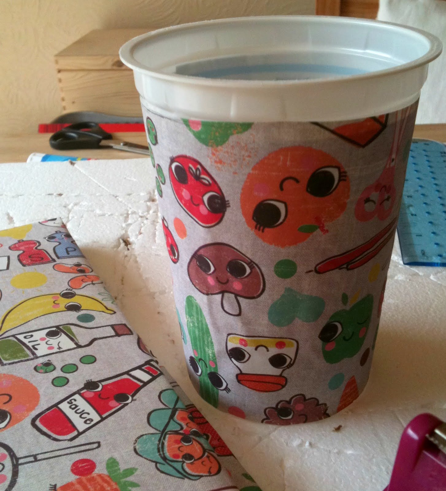 Mimi's Crafty World! Tutorial Quick and Easy RecycledYoghurtPot