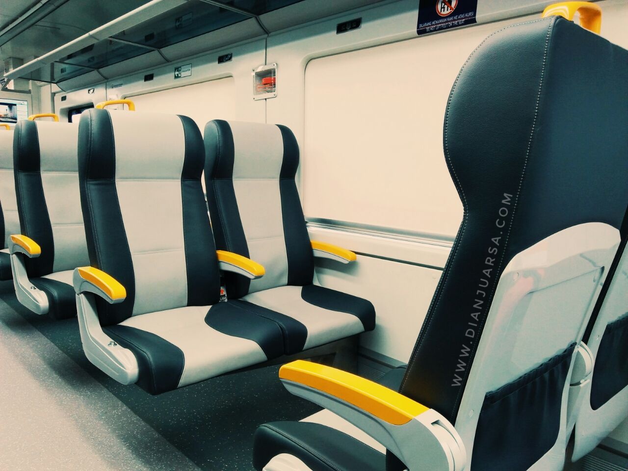 Kereta Ekspress SHIA dari Stasiun Sudirman Baru (BNI City) Untold Story