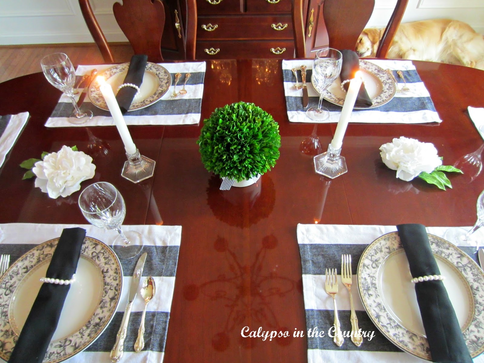 Black and White Formal Table - Jackie Style