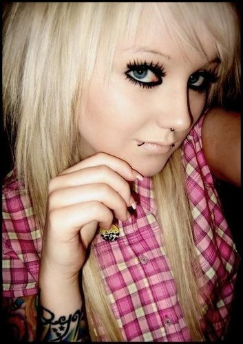 Emo Girl Hair Styles Emo Haircuts For Girls With Long Blonde Hair