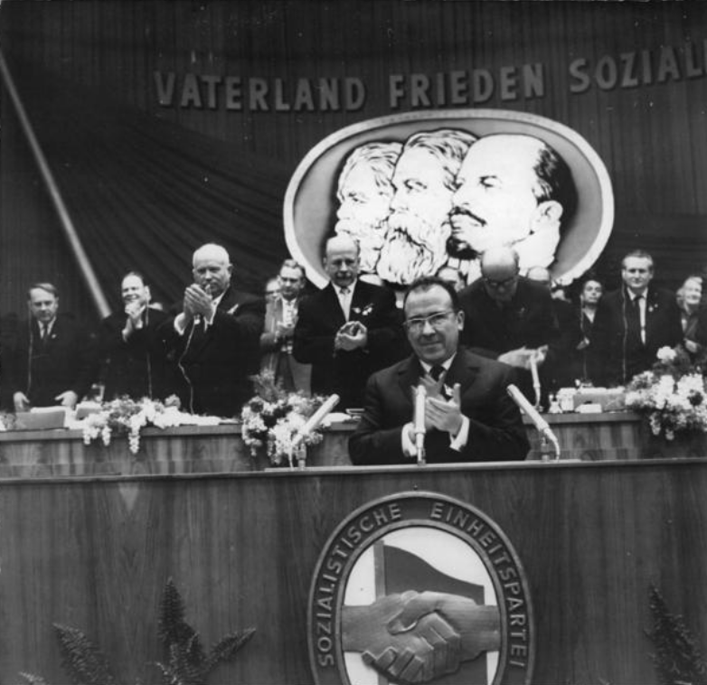 El apparátchik y sovietizador de Carillo ha estirado la pata - Stormfront