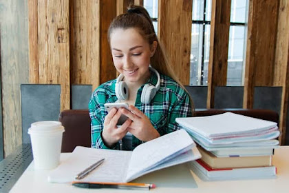 Top 13 iPhone Apps for College Students