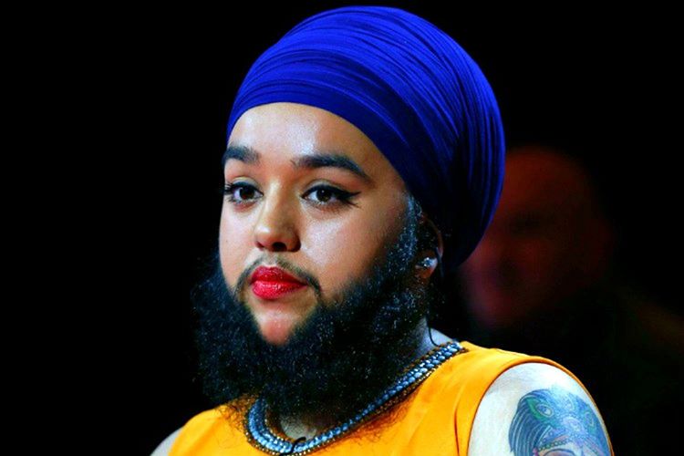 Harnaam Kaur tam bir sakala sahip olan en genç kadın ünvanının sahibidir.