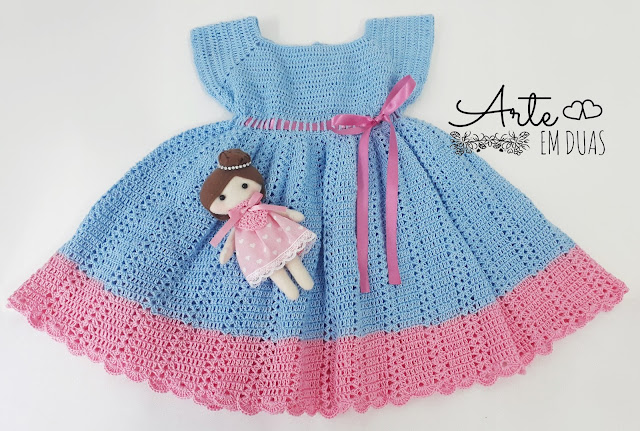 Vestidinho em crochê, Rosa e Azul + Bonequinha