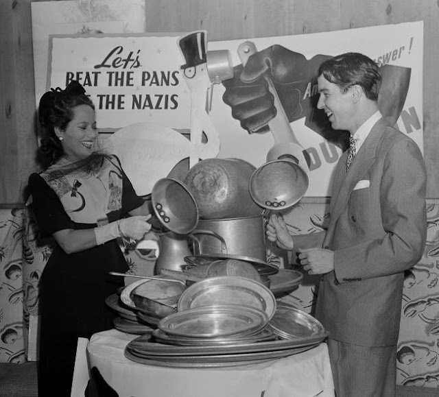 Actress Merle Oberon and Alfred Gwynne Vanderbilt Jr., 23 July 1941 worldwartwo.filminspector.com