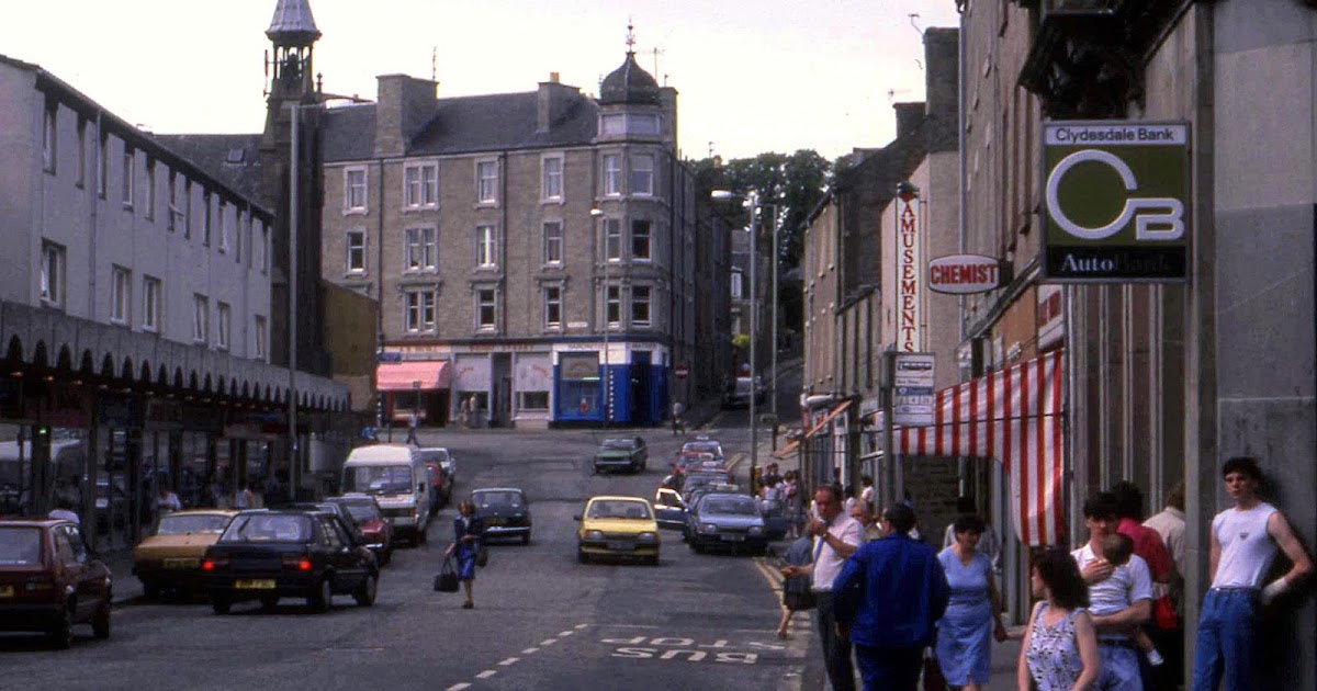 RETRO DUNDEE LOCHEE HIGH STREET 1987