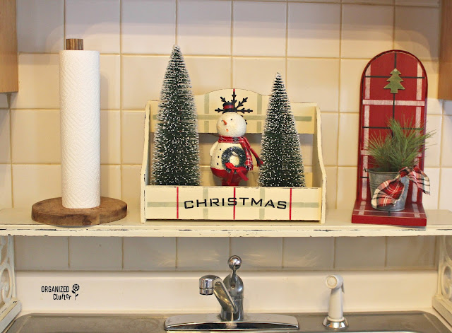 Thrift shop repurpose/upcycle to Christmas Decor #stencil #oldsignstencils #rusticchristmas
