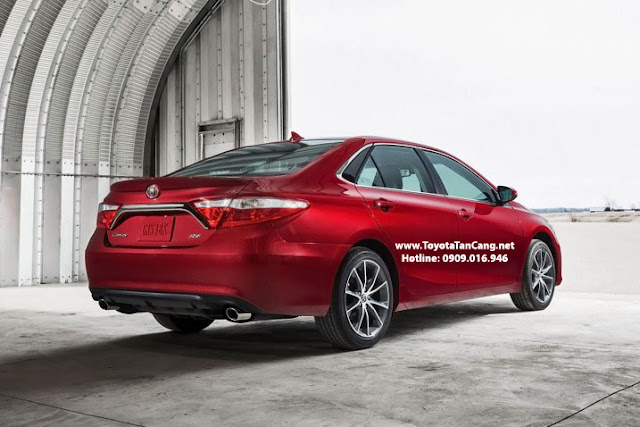 Đánh giá Toyota Camry 2015 nhập khẩu phiên bản Mỹ toyota camry 2015 nhap khau duoi xe - Đánh giá Toyota Camry 2015 nhập khẩu phiên bản Mỹ